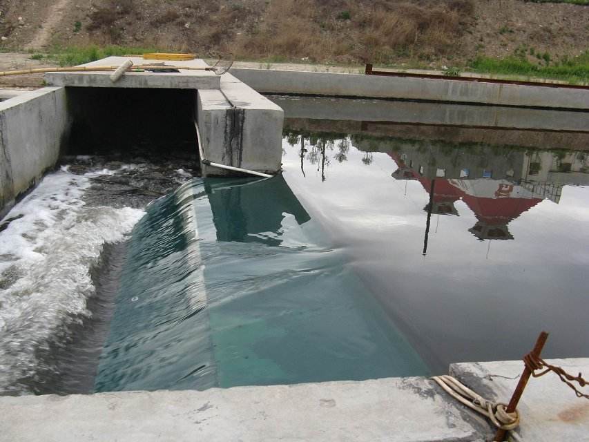 污水案例處理現(xiàn)場(chǎng)